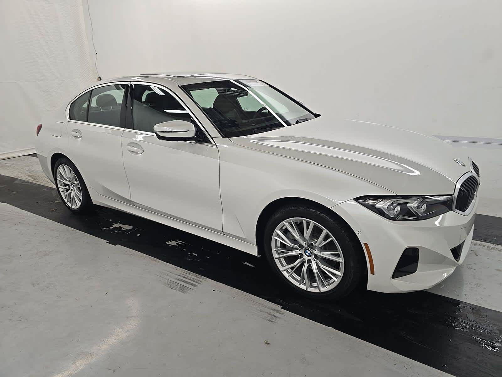 Used 2024 BMW 330i Sedan w/ Convenience Package RWD image 3