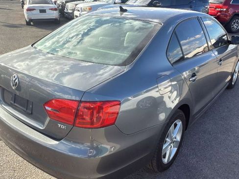 Used 2011 Volkswagen Jetta TDI image 11