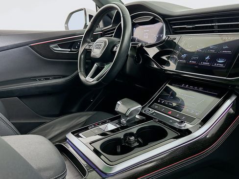 Used 2022 Audi Q8 Premium Plus w/ Premium Plus Package image 29