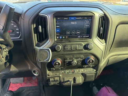 Used 2022 Chevrolet Silverado 2500 LT w/ Midnight Edition image 10