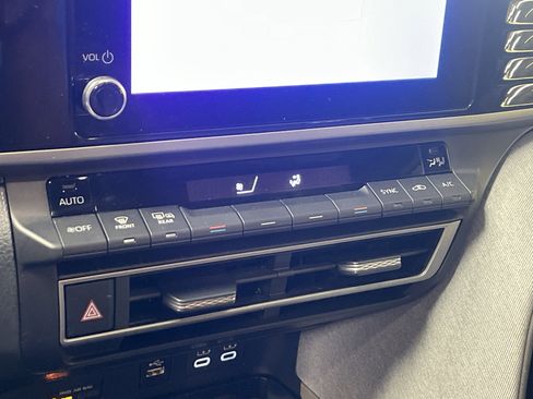 Used 2025 Toyota Camry LE w/ Convenience Package FWD image 24