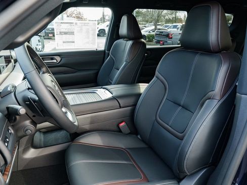 New 2026 Nissan Armada SL w/ Captain's Chari Seat Package AWD/4WD image 21