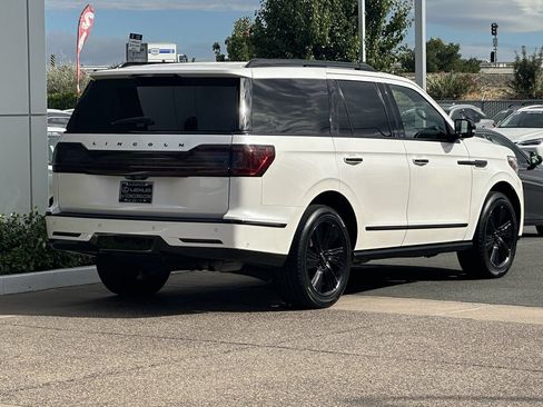 Used 2019 Lincoln Navigator Reserve AWD/4WD image 4
