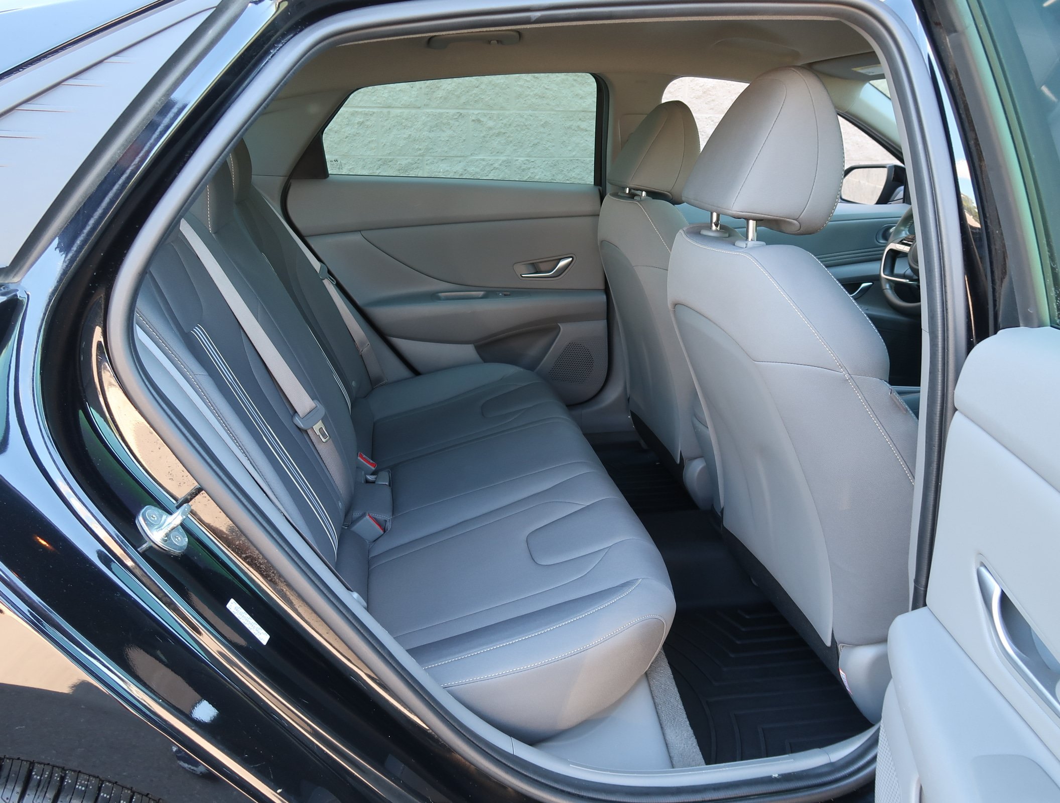 Used 2023 Hyundai Elantra SEL w/ Convenience Package FWD image 34