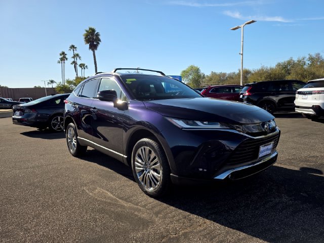 Used 2024 Toyota Venza XLE AWD/4WD image 12