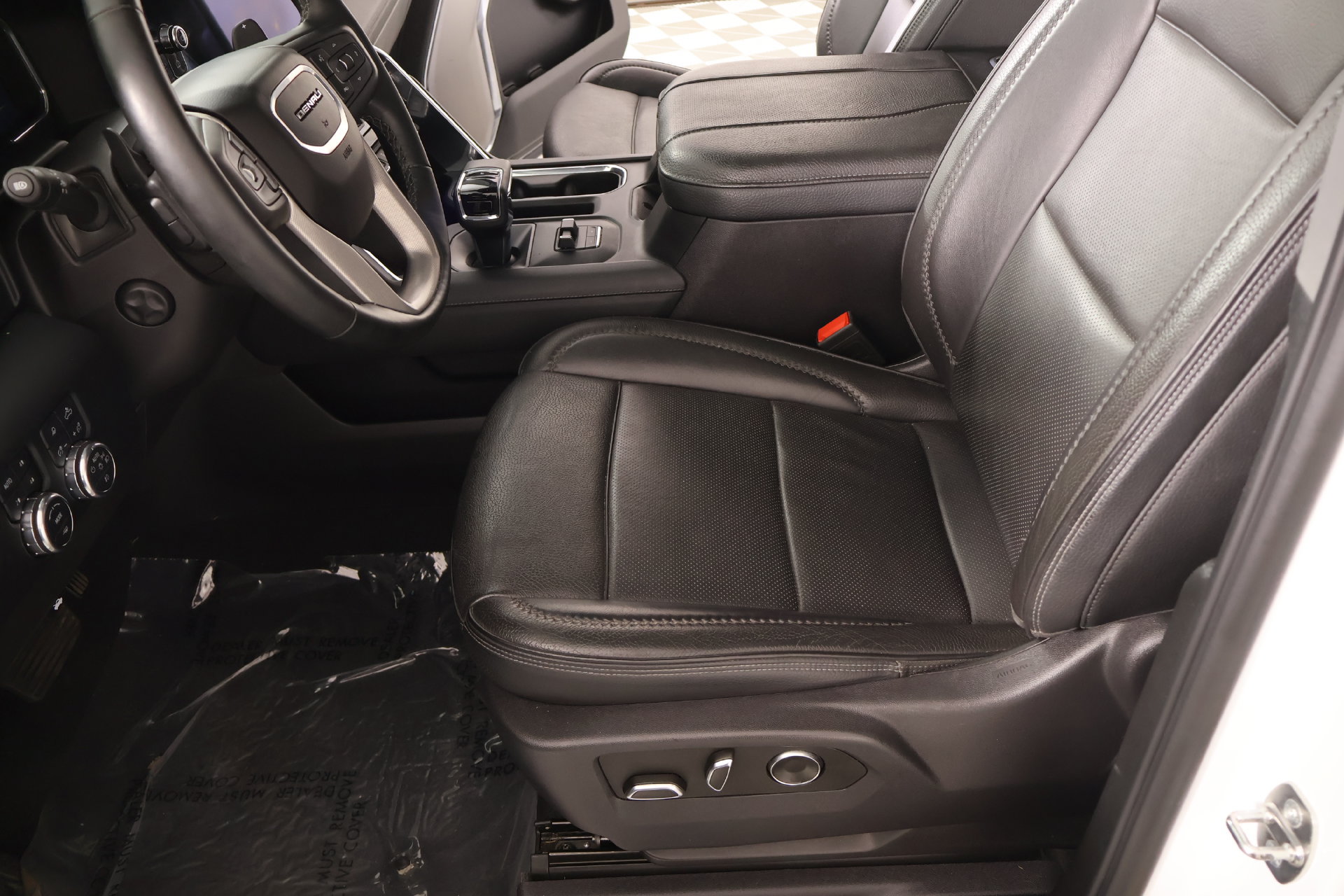 Used 2024 GMC Sierra 1500 Denali w/ Denali Reserve Package AWD/4WD image 12