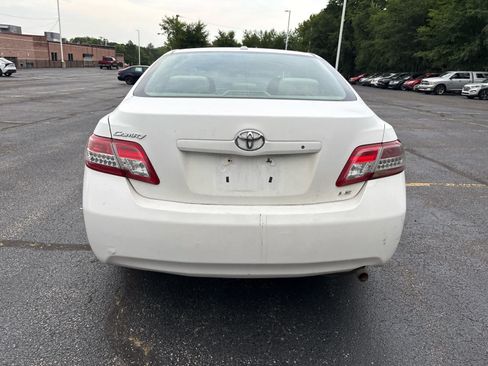 Used 2011 Toyota Camry LE w/ LE Extra-Value Pkg FWD image 6