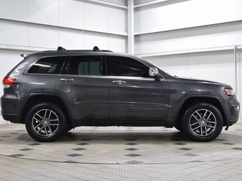 Used 2017 Jeep Grand Cherokee Limited image 9