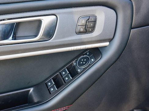 Used 2025 Ford Explorer ST-Line w/ Premium Package image 22