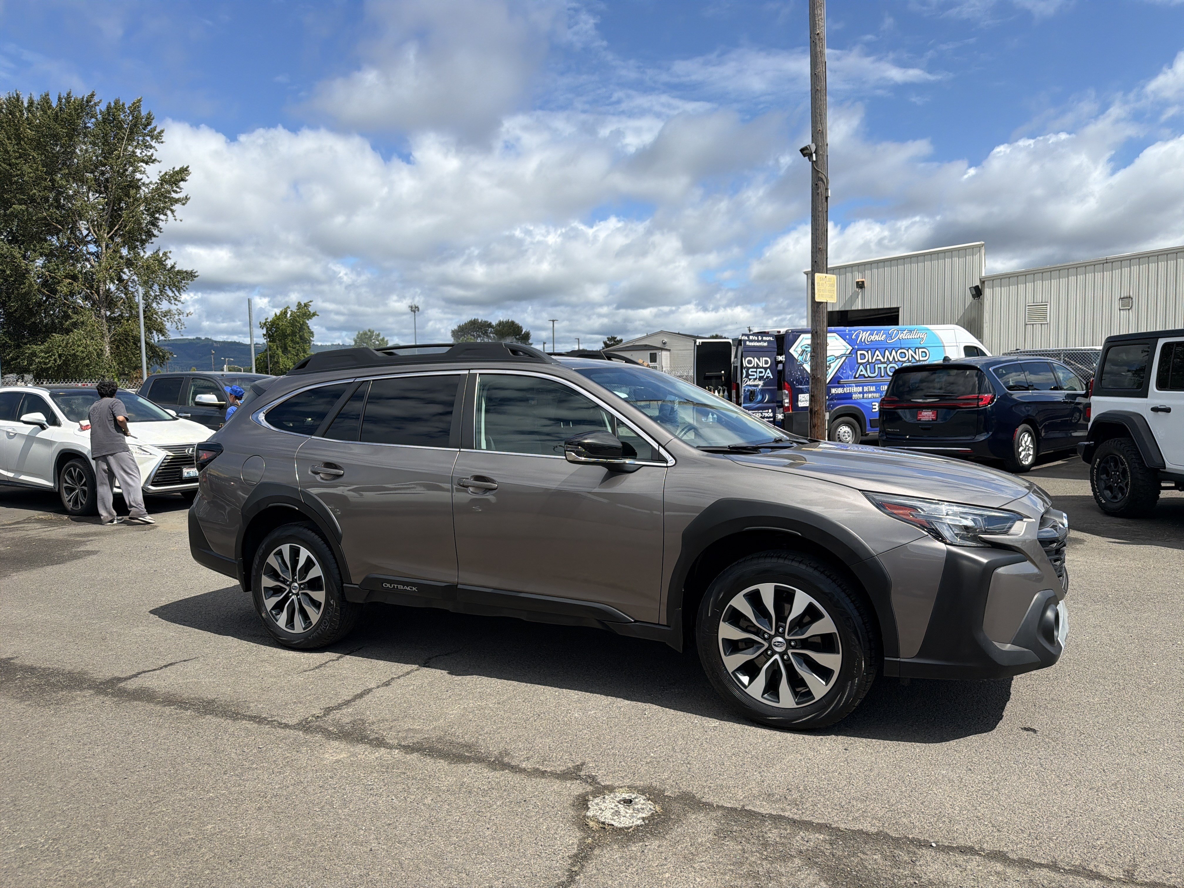 Used 2024 Subaru Outback Limited AWD/4WD image 7