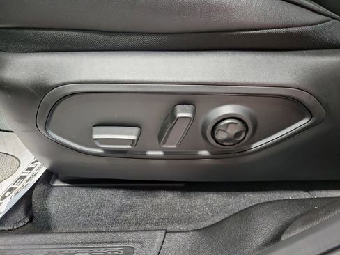 New 2025 Jeep Grand Cherokee L Limited w/ Black Appearance Package image 14