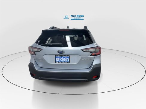Used 2023 Subaru Outback Premium AWD/4WD image 9