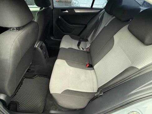Used 2017 Volkswagen Jetta S image 34