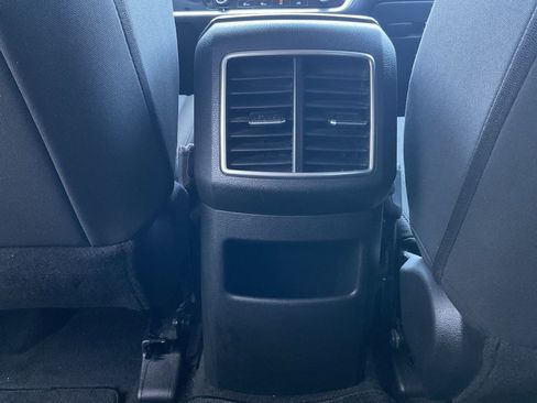 Used 2025 Kia Sportage LX image 19