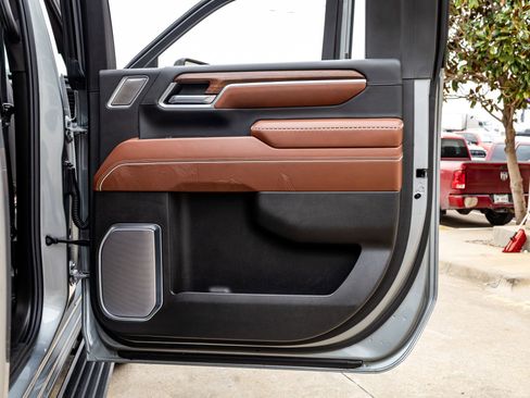 Used 2026 GMC Sierra 2500 Denali Ultimate image 39