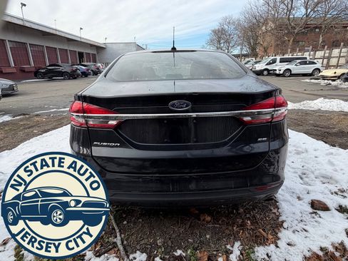 Used 2018 Ford Fusion SE image 8