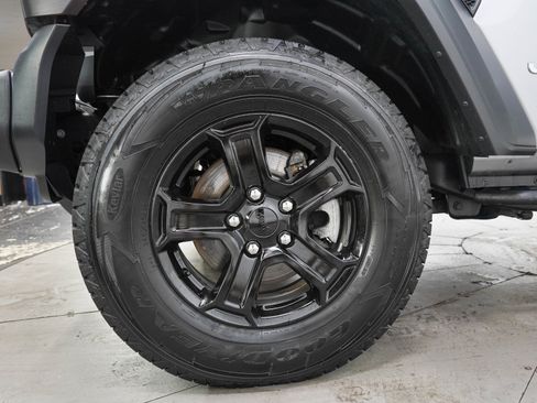 Used 2019 Jeep Wrangler Sport AWD/4WD image 25