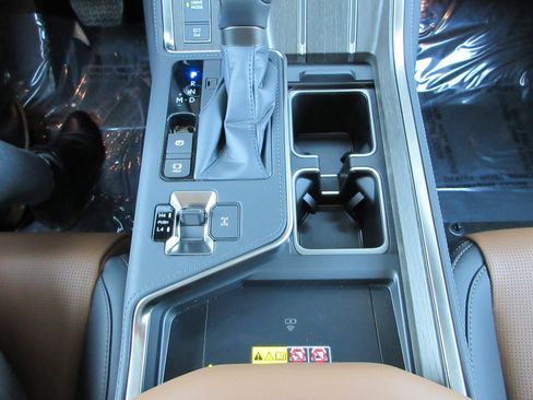 Used 2026 Lexus GX 550 w/ Accessory Package (2T) image 54