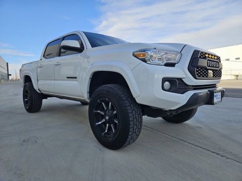Used 2021 Toyota Tacoma SR5 image 8
