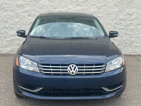 Used 2013 Volkswagen Passat TDI SE image 2