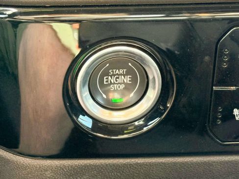 Used 2024 Chevrolet Silverado 1500 LT AWD/4WD image 20