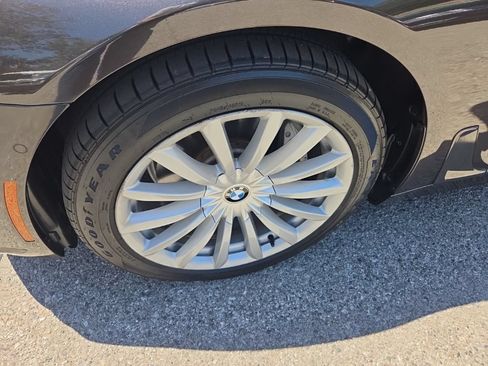 Used 2016 BMW 740i RWD image 9