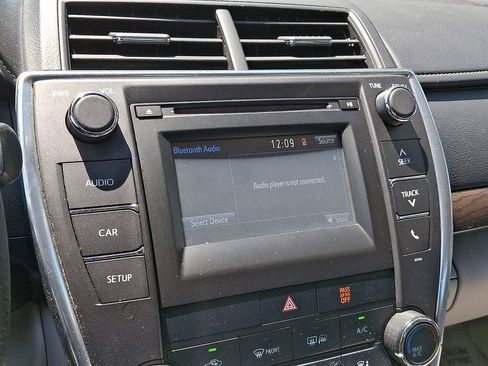 Used 2015 Toyota Camry LE FWD image 17