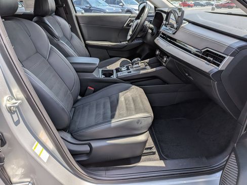 Used 2024 Mitsubishi Outlander SE Black Edition AWD/4WD image 38