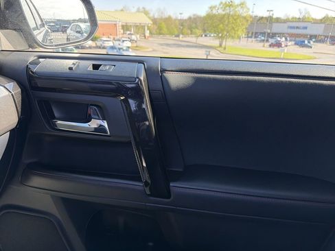 Used 2020 Toyota 4Runner TRD Off-Road Premium w/ Moonroof Package image 26