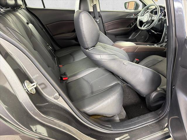 Used 2018 MAZDA MAZDA3 Grand Touring FWD image 16