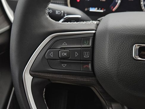 New 2025 Jeep Grand Cherokee Limited w/ Black Appearance Package image 17