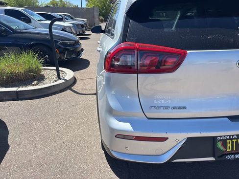 Used 2018 Kia Niro Touring image 21