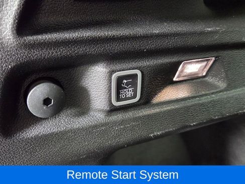 Used 2023 Jeep Grand Cherokee L Laredo image 12