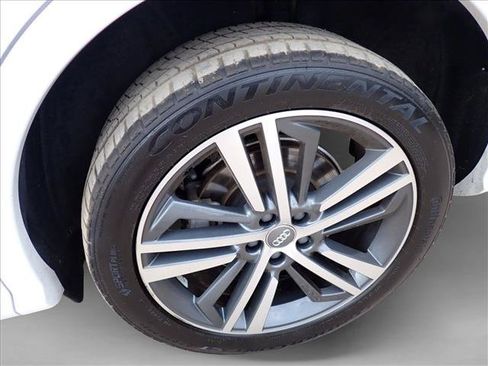 Used 2020 Audi Q5 e Premium Plus w/ Premium Plus Package AWD/4WD image 7
