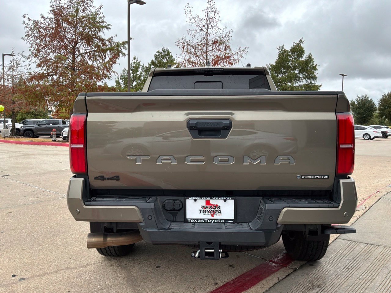 Used 2024 Toyota Tacoma TRD Off-Road w/ TRD Off Road Premium Package AWD/4WD image 7