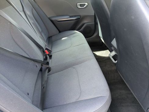Used 2025 Kia K4 LXS image 29