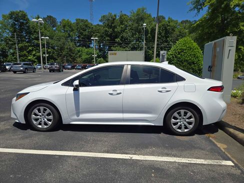 Used 2023 Toyota Corolla LE FWD image 7