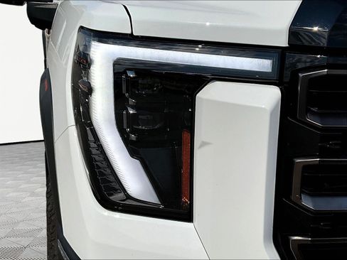 Used 2025 GMC Sierra 2500 AT4X AWD/4WD image 33