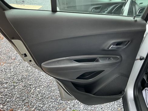 Used 2018 Chevrolet Trax LS image 16