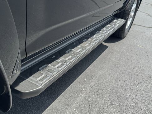 Used 2018 Toyota 4Runner SR5 Premium image 38