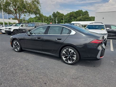 Used 2026 BMW 530i RWD image 5