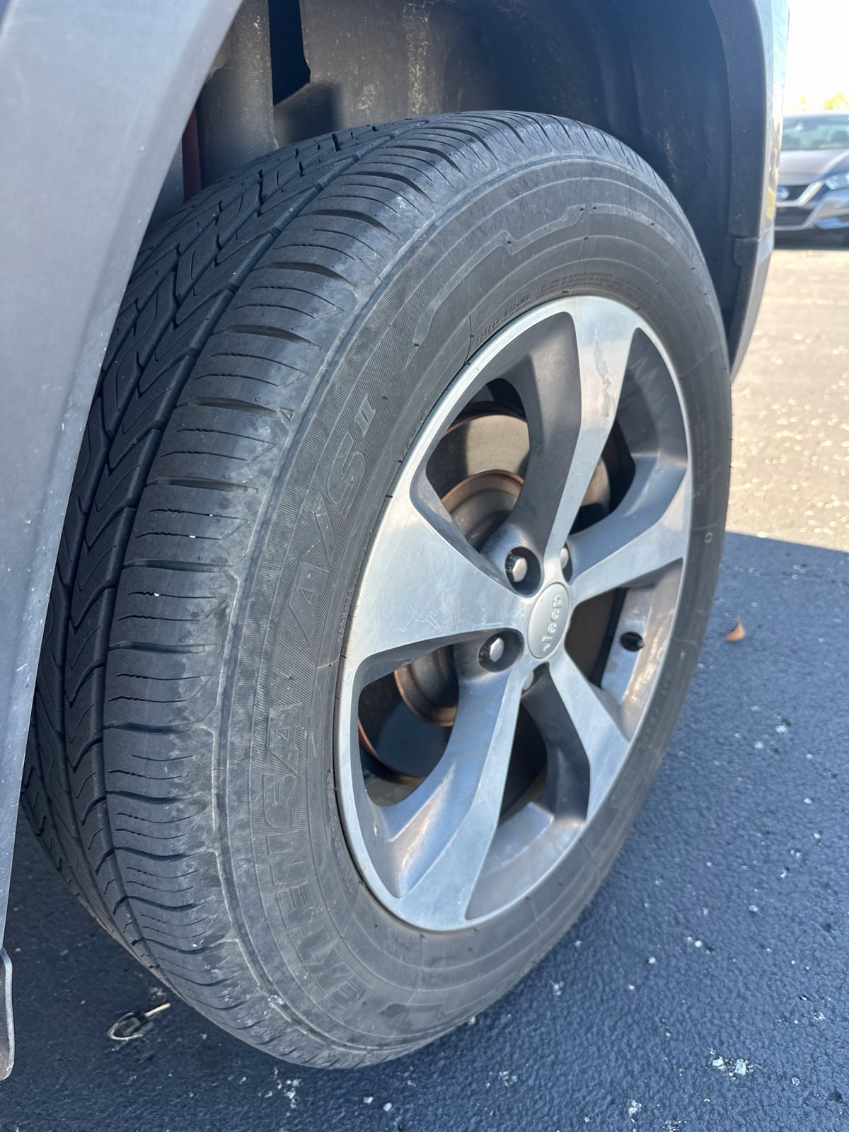 Used 2019 Jeep Cherokee Limited AWD/4WD image 7