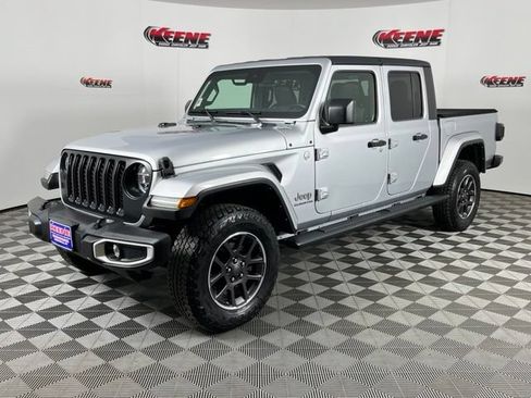 Used 2022 Jeep Gladiator Overland w/ Popular Equipment Package AWD/4WD image 5
