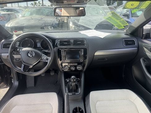 Used 2016 Volkswagen Jetta Sport FWD image 9