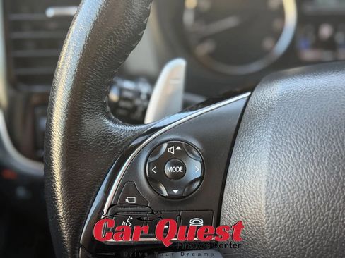 Used 2017 Mitsubishi Outlander GT AWD/4WD image 36