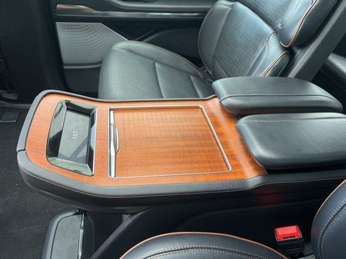 Used 2025 Lincoln Navigator L Black Label image 18