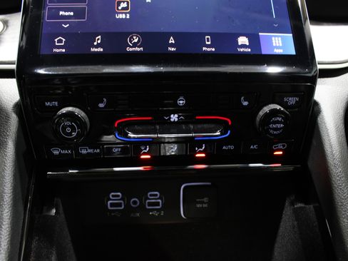 Used 2021 Jeep Grand Cherokee L Limited image 22