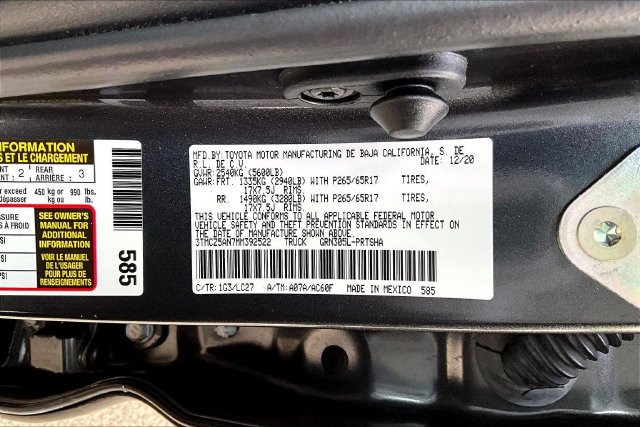 Used 2021 Toyota Tacoma TRD Sport w/ TRD Premium Sport Package AWD/4WD image 30
