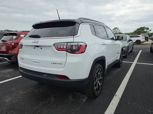 Used 2025 Jeep Compass Limited AWD/4WD image 15