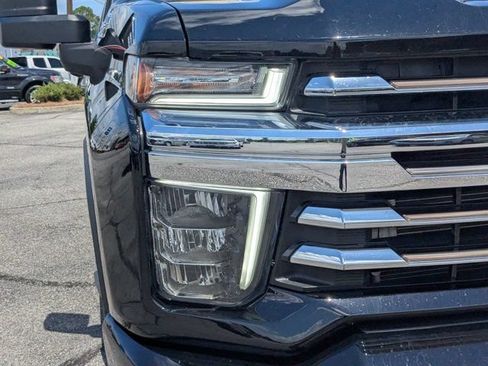 Used 2022 Chevrolet Silverado 2500 High Country w/ Technology Package AWD/4WD image 10